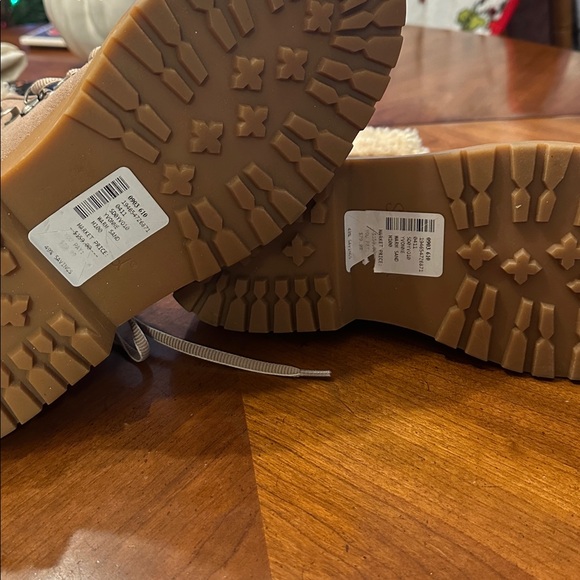 NWT Splendid Yvonne Ankle Shepa Fur lace up ankle boots - warm sand size 10 - Picture 8 of 9